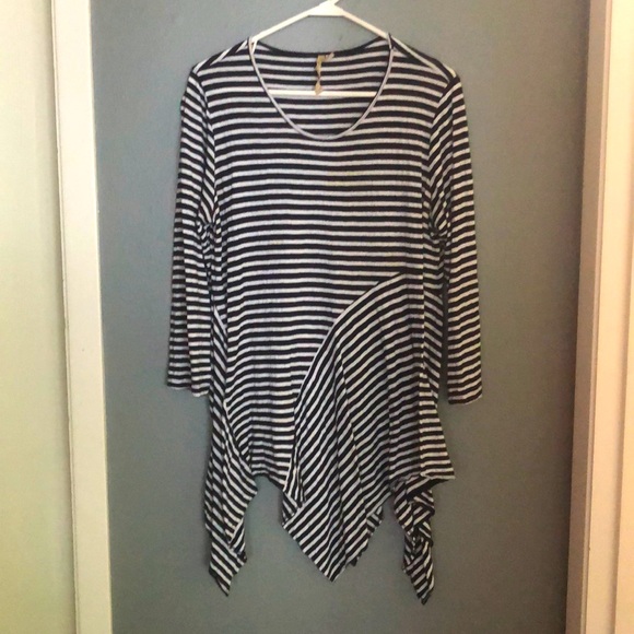 Comfy USA 3/4 sleeve white and navy stripped shirt